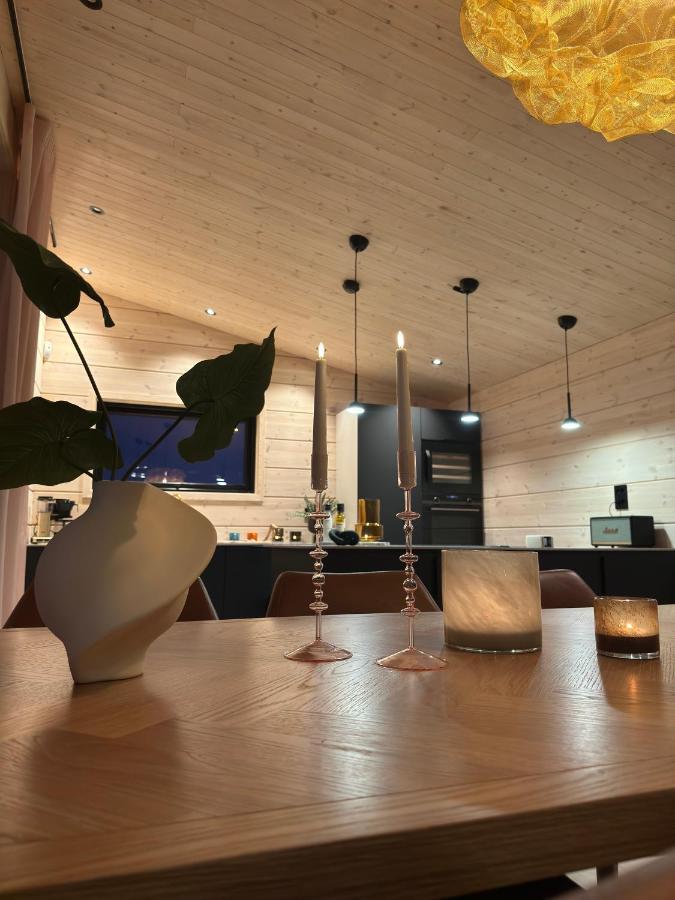 Ekkeroy Lodge - Arctic Living Вадсё Экстерьер фото