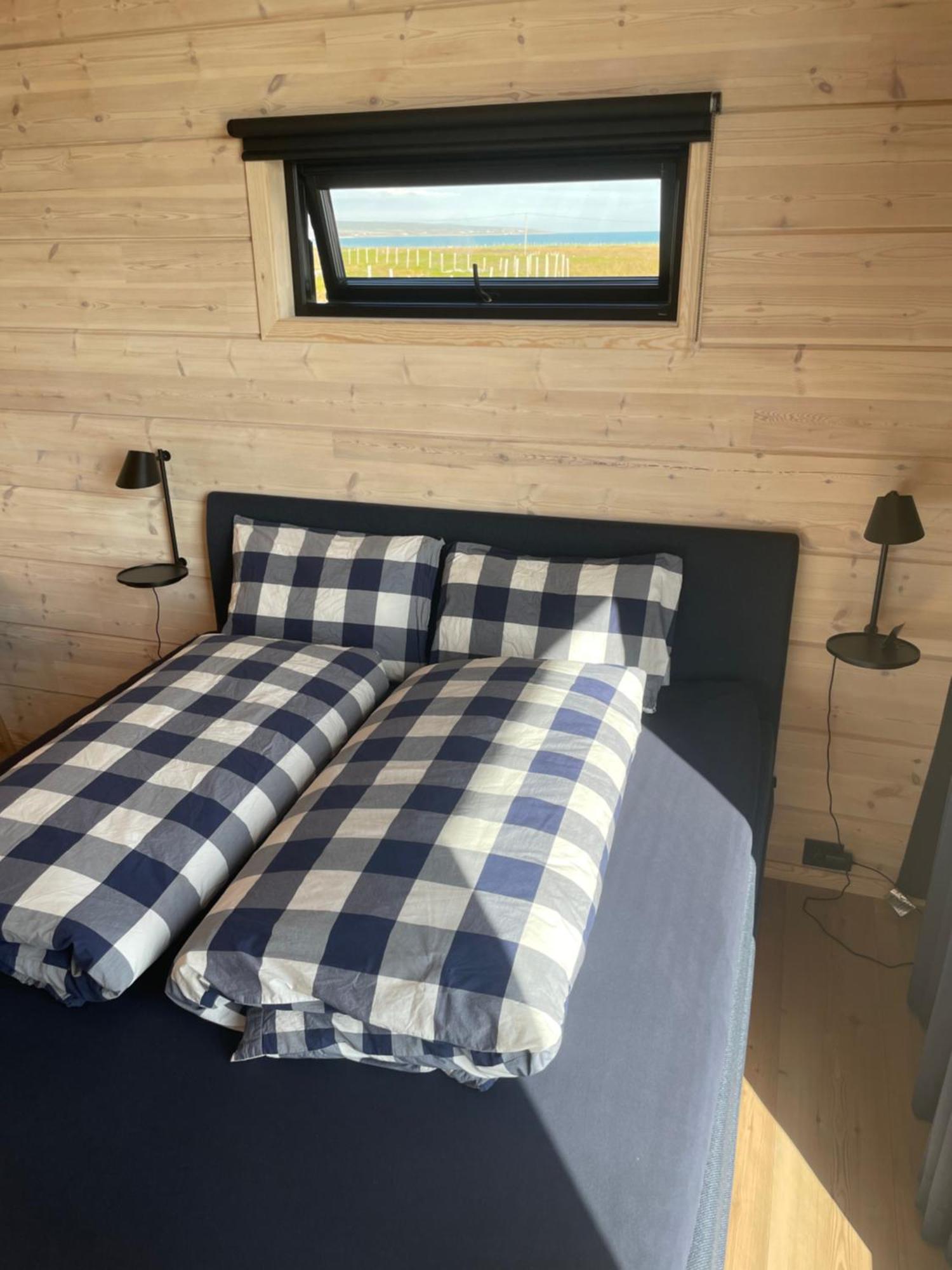 Ekkeroy Lodge - Arctic Living Вадсё Экстерьер фото